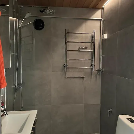 Stunningly Renovated With A Parking Space Lägenhet *